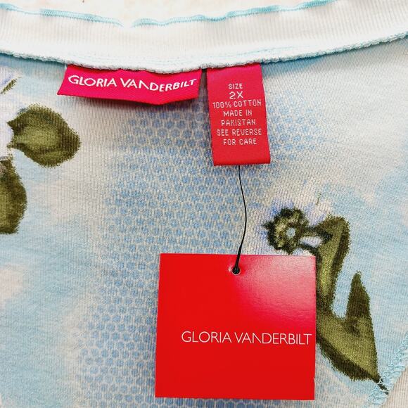 T-Shirt Size 2X Powder Blue Gerbera Daisy Paisley Bloomcore Whimsycore Couquette - Picture 14 of 16